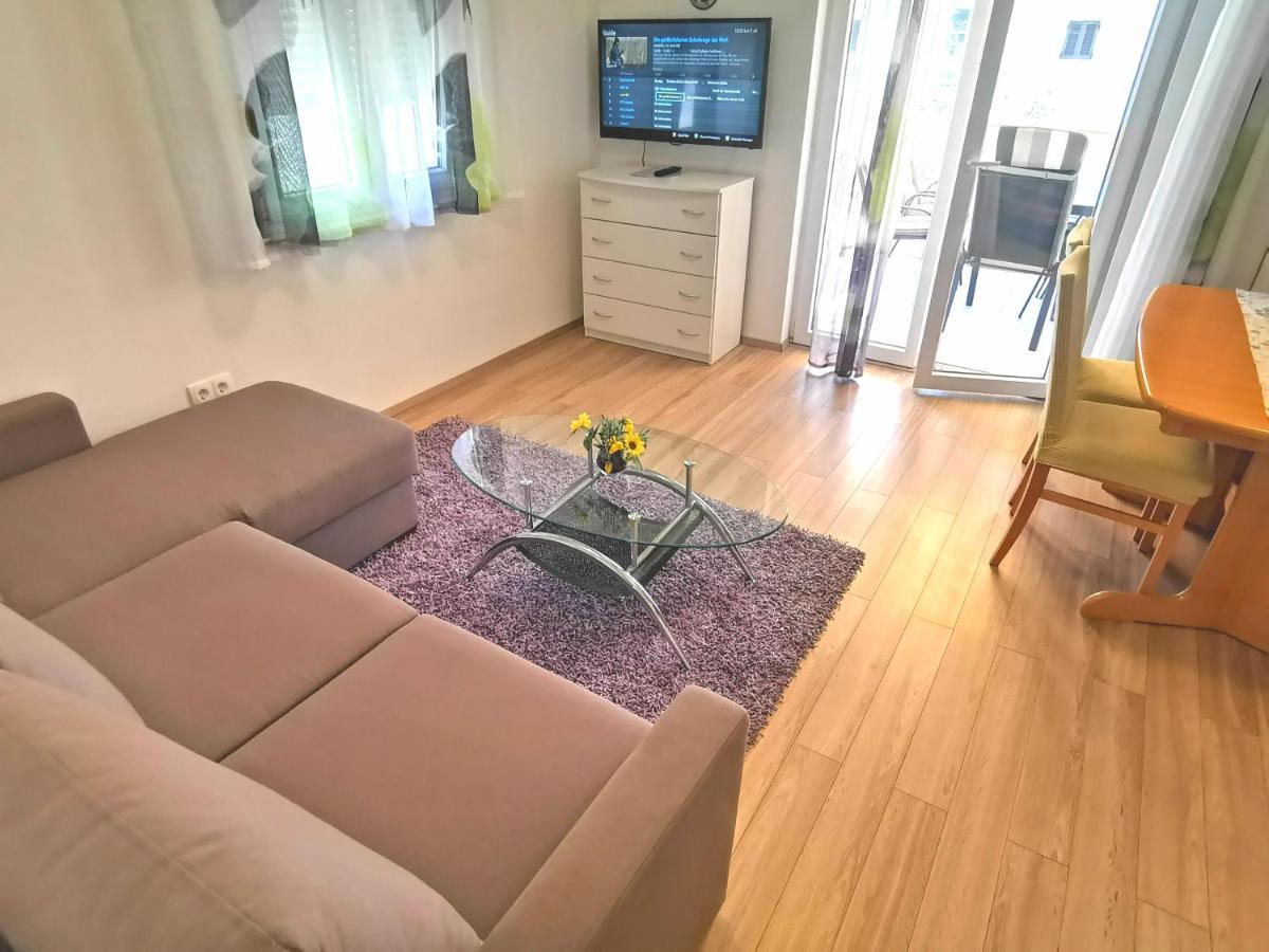 Vila Vodice *