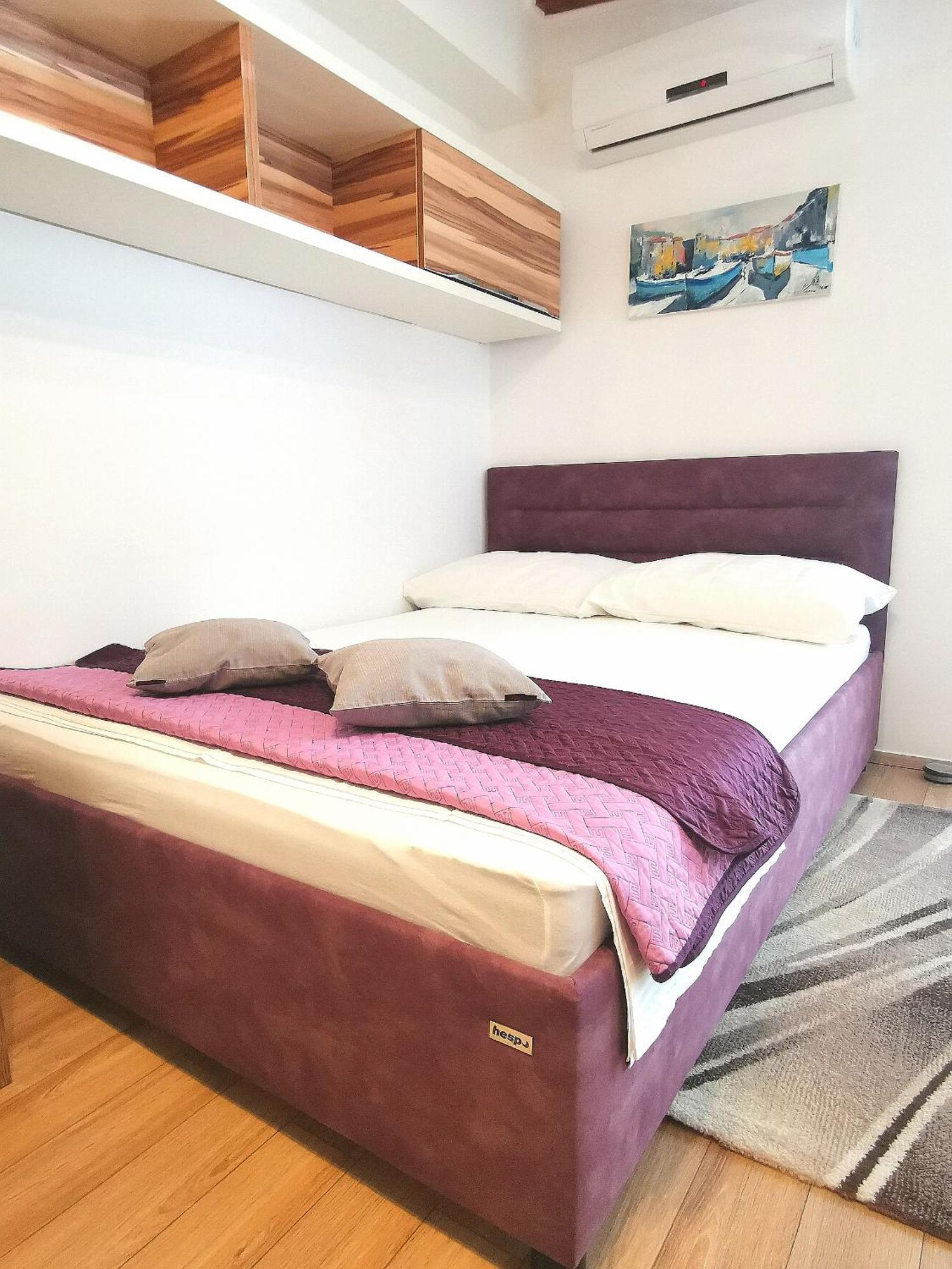 Vila Vodice *